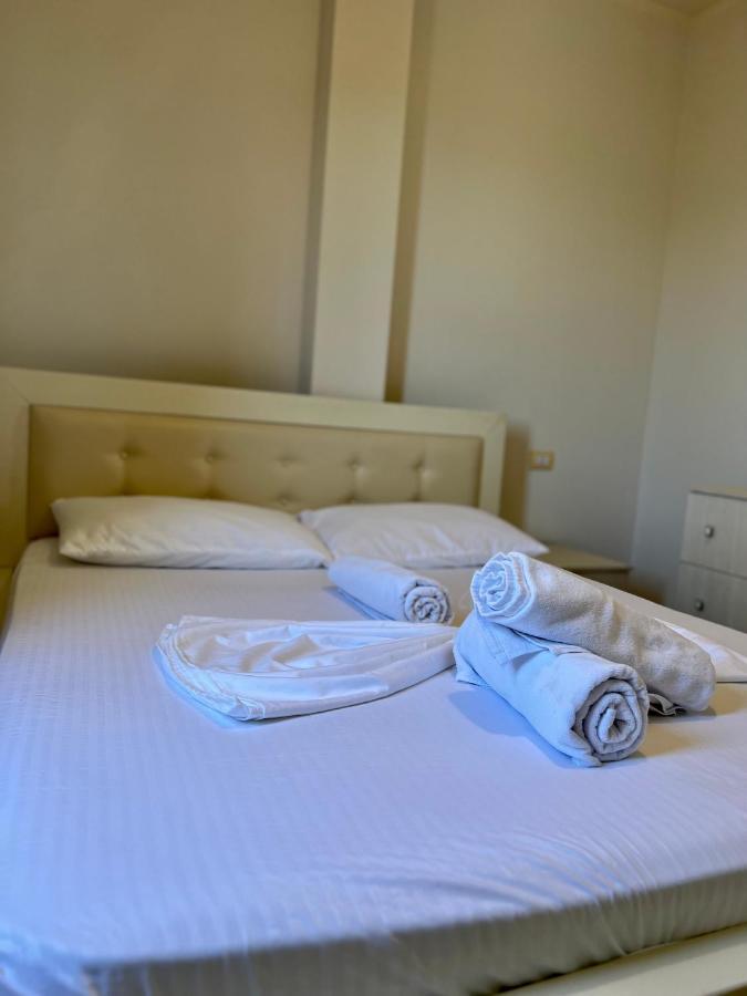 Kamberi Hotel & Apartments Велипойе Экстерьер фото