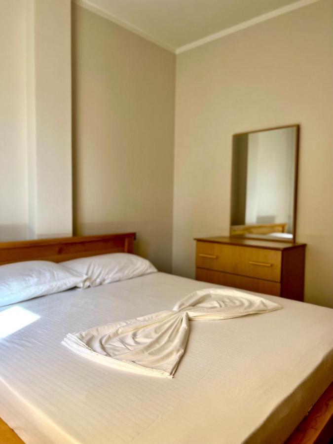 Kamberi Hotel & Apartments Велипойе Экстерьер фото