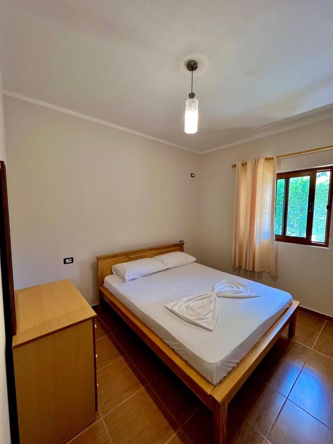Kamberi Hotel & Apartments Велипойе Экстерьер фото
